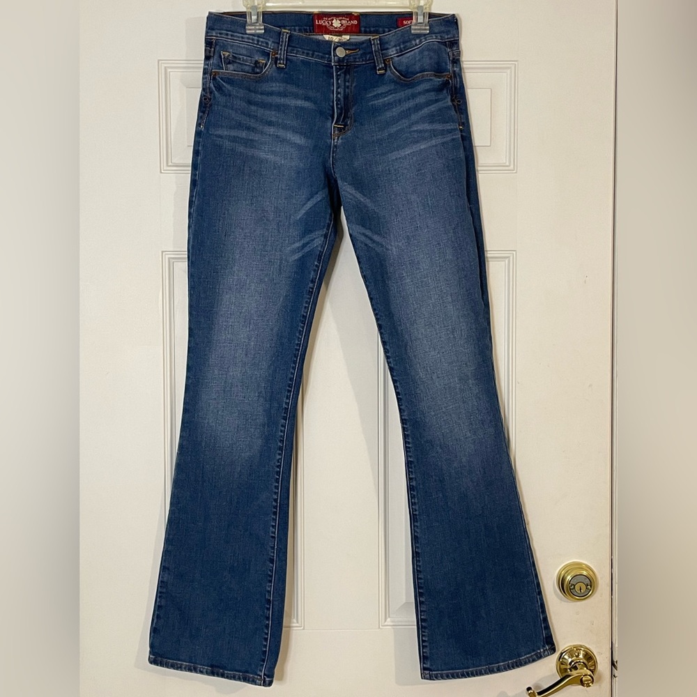 Lucky Brand Women’s Size 10 Long Sofia Bootcut Jeans in very good condition